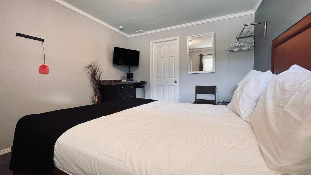 Photo of Bedroom in Okanagan-Similkameen