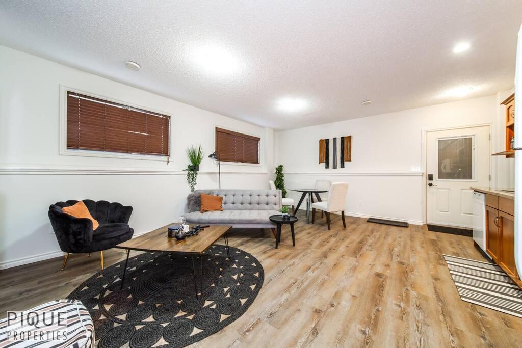 Photo of Livingroom in Jasper Place