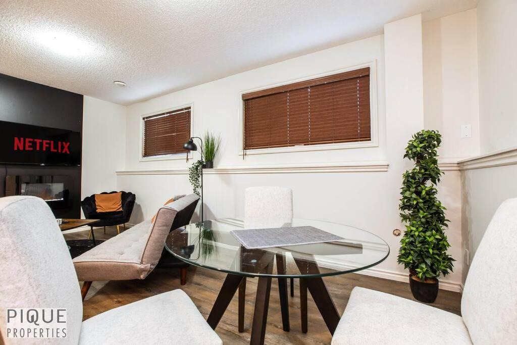 Photo of Livingroom in Jasper Place