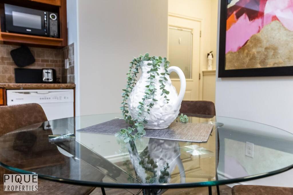 Photo of Livingroom in Jasper Place