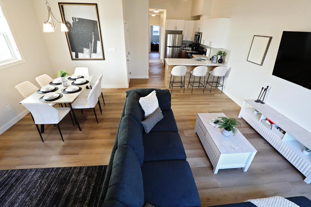 Photo of Livingroom in North Central Edmonton