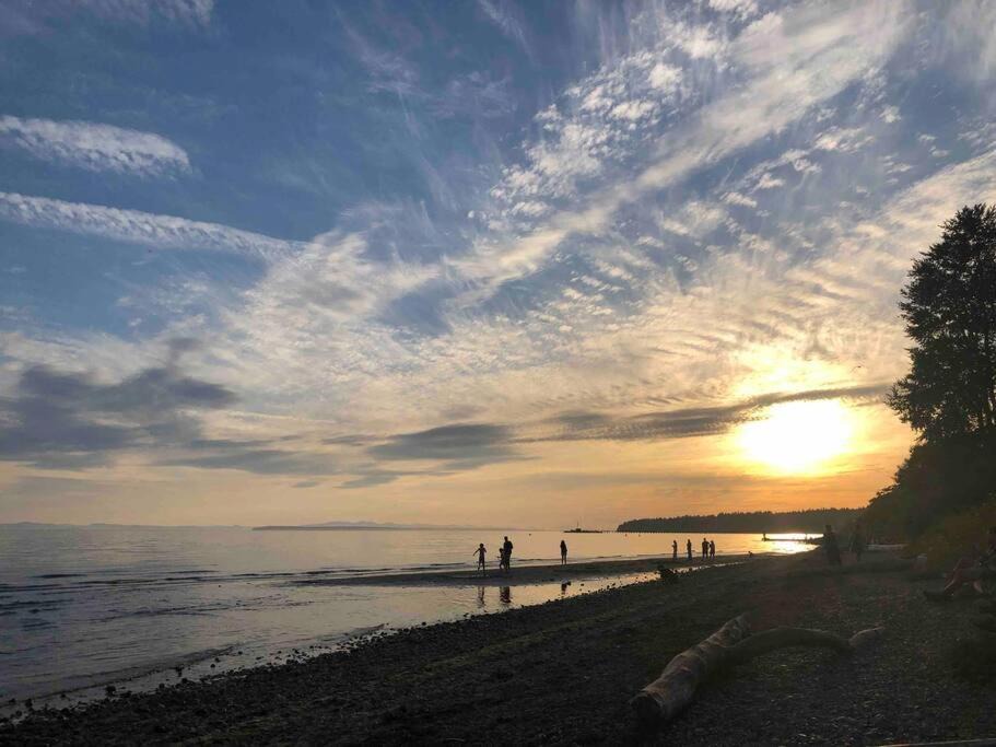 Photo of Others in White Rock