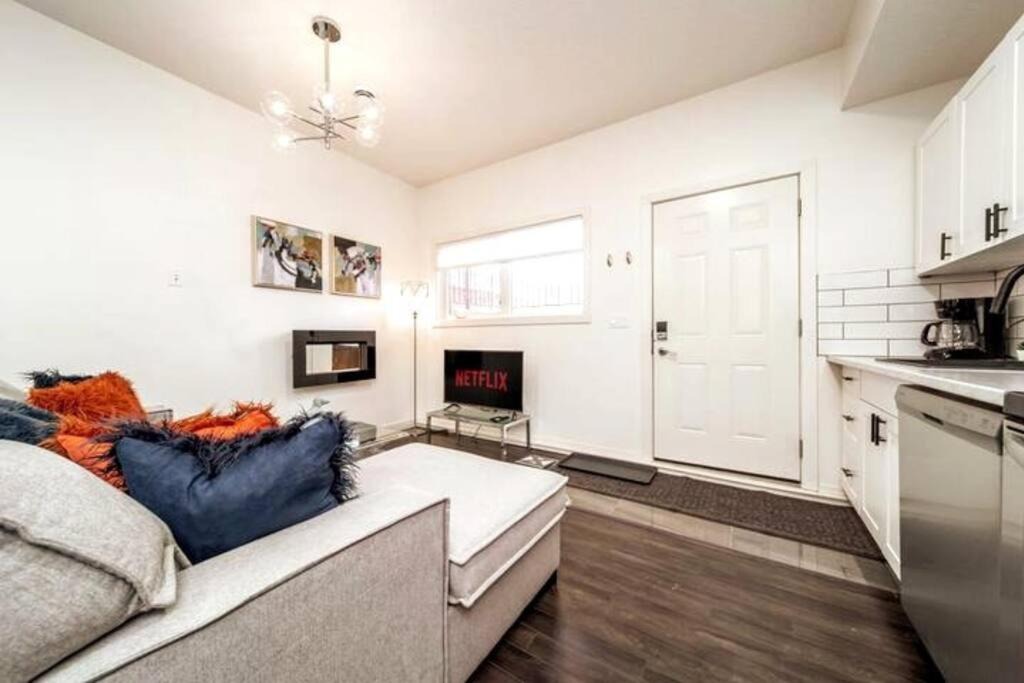 Photo of Livingroom in Jasper Place
