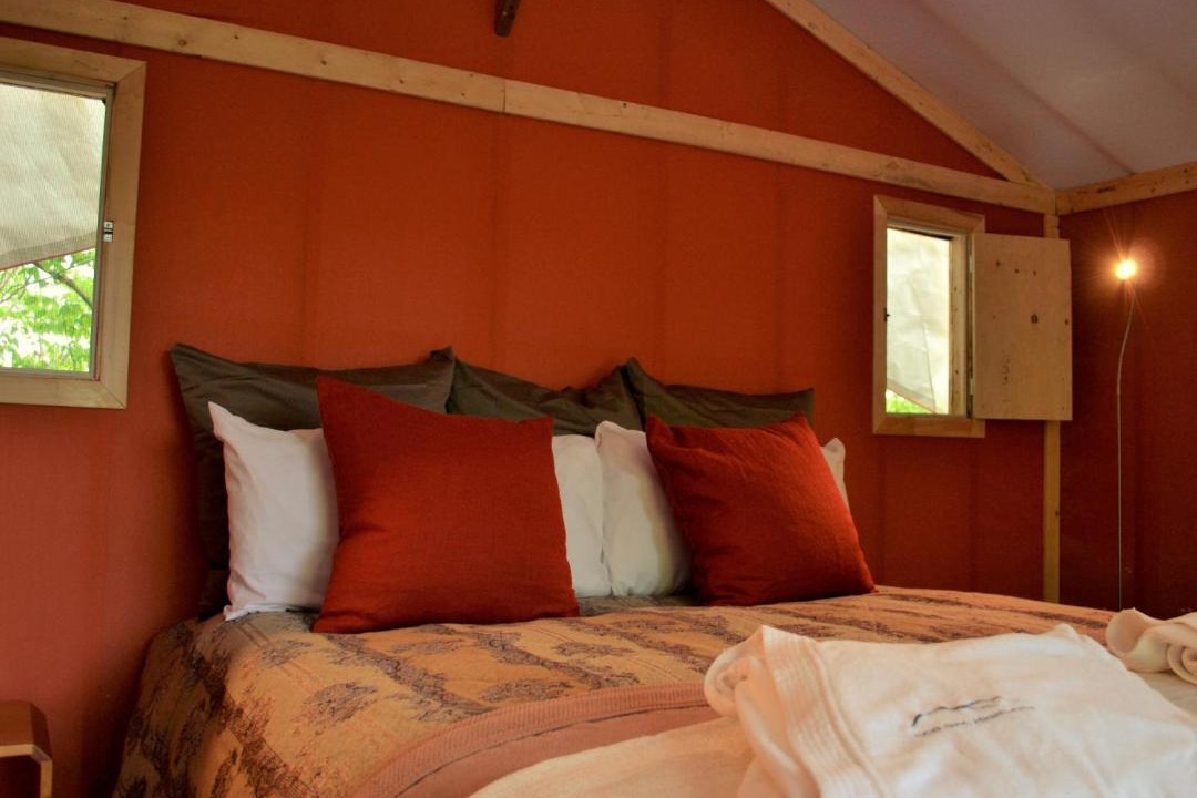Photo of Bedroom in Grenville-sur-la-Rouge