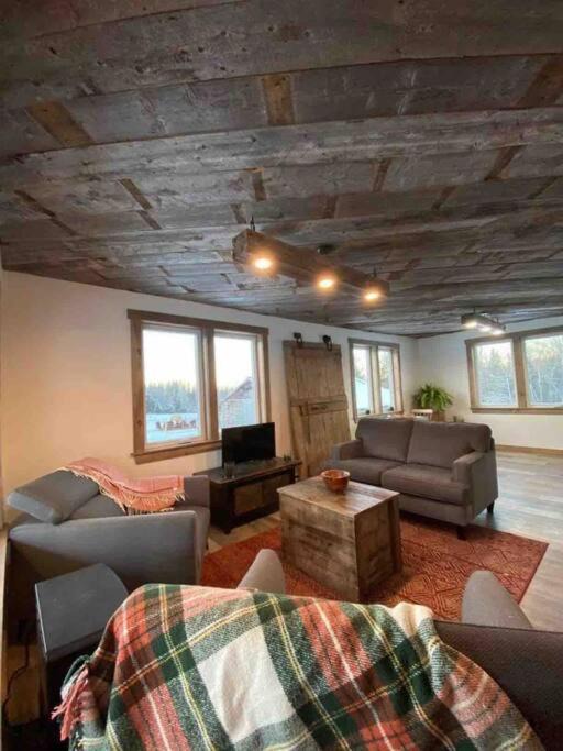 Photo of Livingroom in Stoney Creek