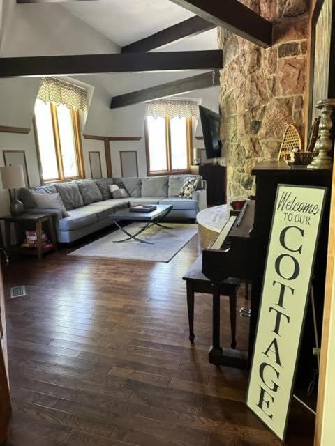 Photo of Livingroom in Washago