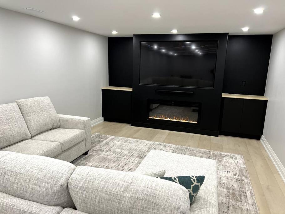 Photo of Livingroom in Jordan Station