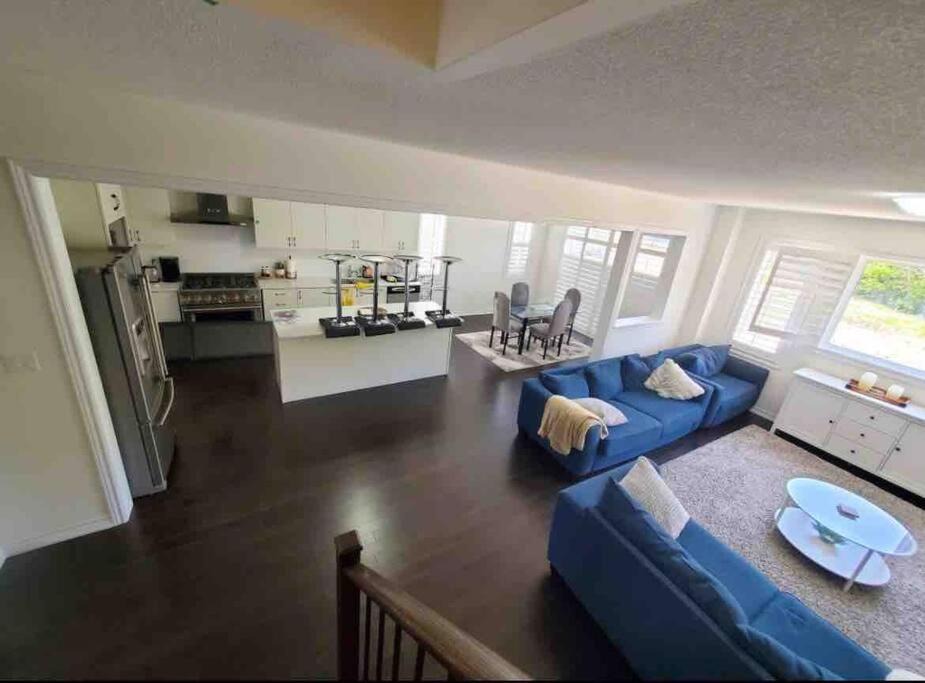 Photo of Livingroom in Lindsay