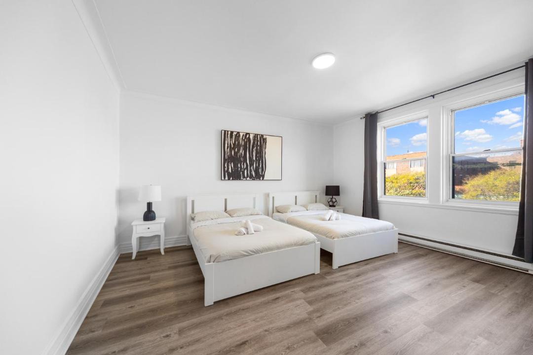 Photo of Bedroom in Cote-Des-Neiges—Notre-Dame-De-Grace