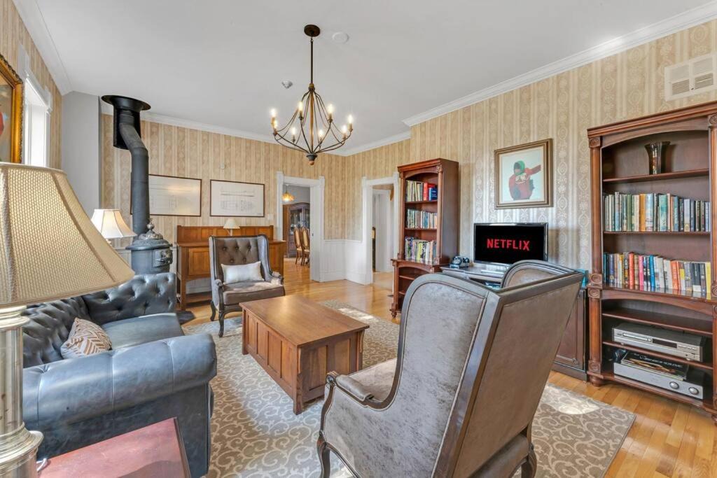 Photo of Livingroom in Mulmur