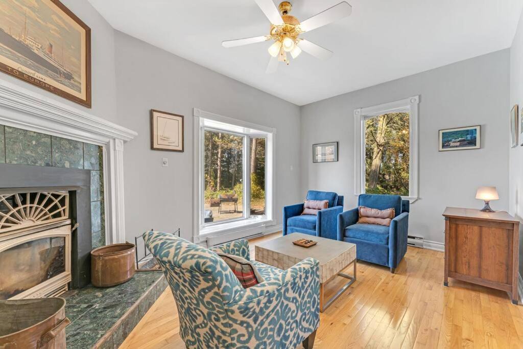 Photo of Livingroom in Mulmur