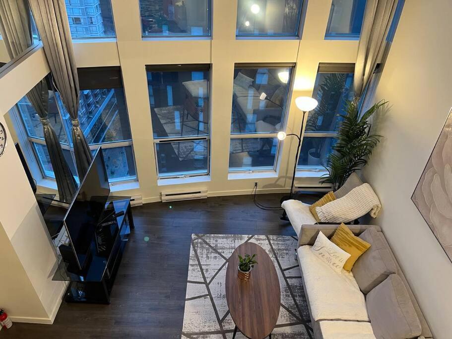 Photo of Livingroom in Downtown Vancouver