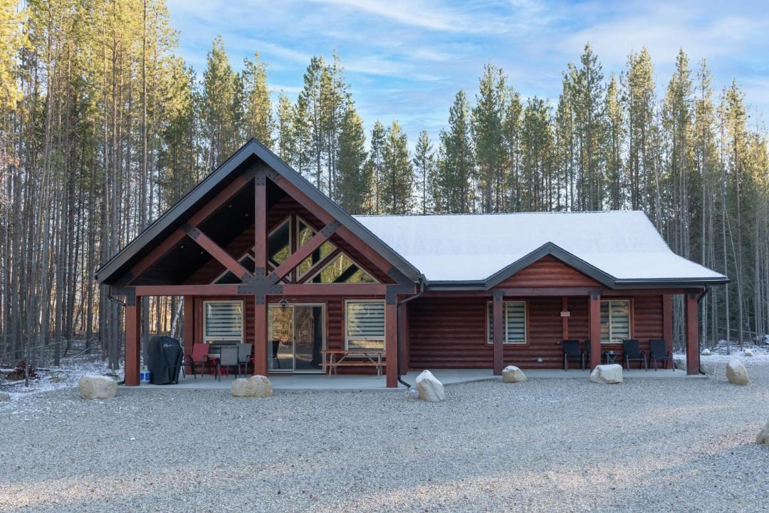 Photo of Buildings in Valemount