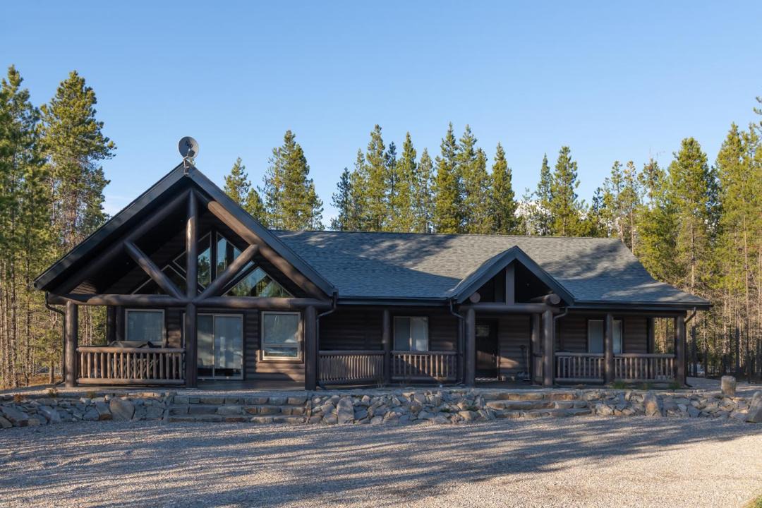 Photo of Buildings in Valemount