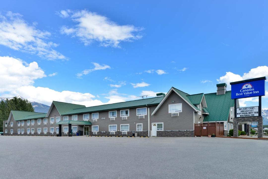 Photo of Buildings in Valemount