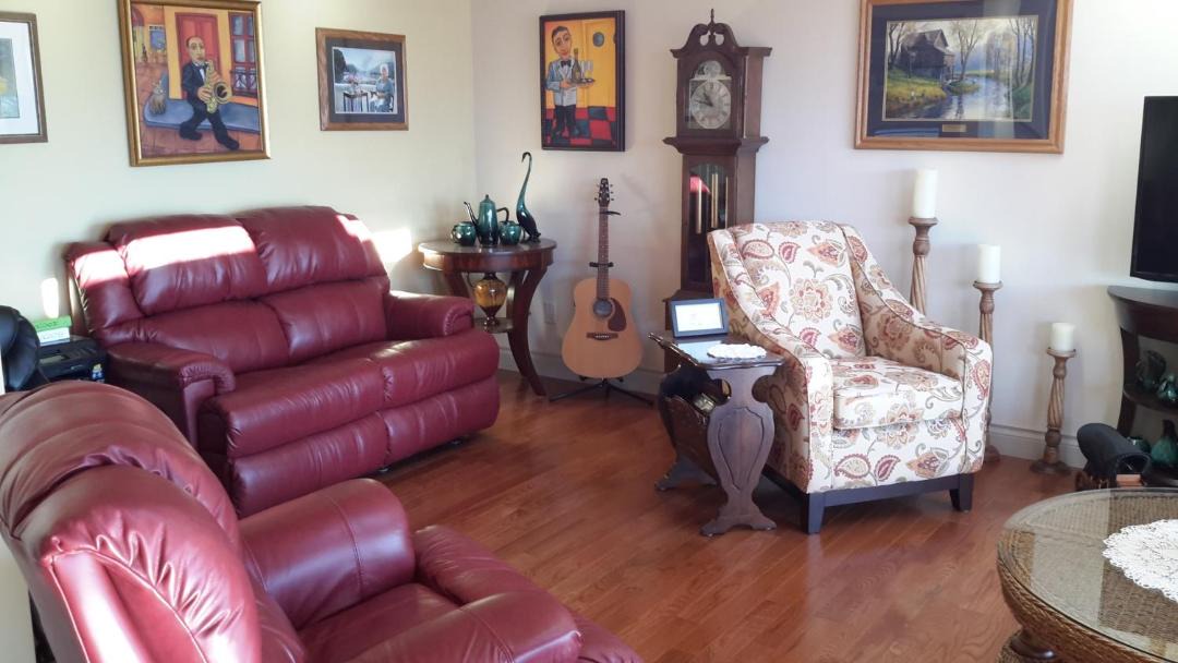 Photo of Livingroom in Lakeview Heights