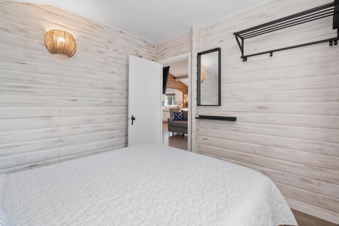 Photo of Bedroom in Harrison Hot Springs