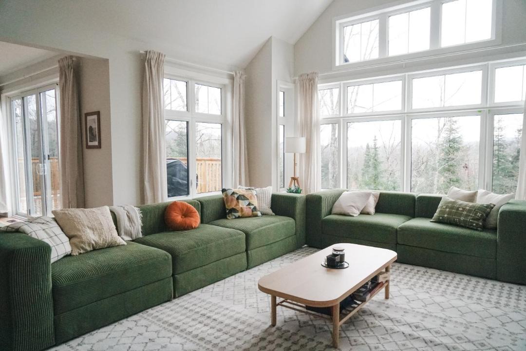 Photo of Livingroom in Lake of Bays