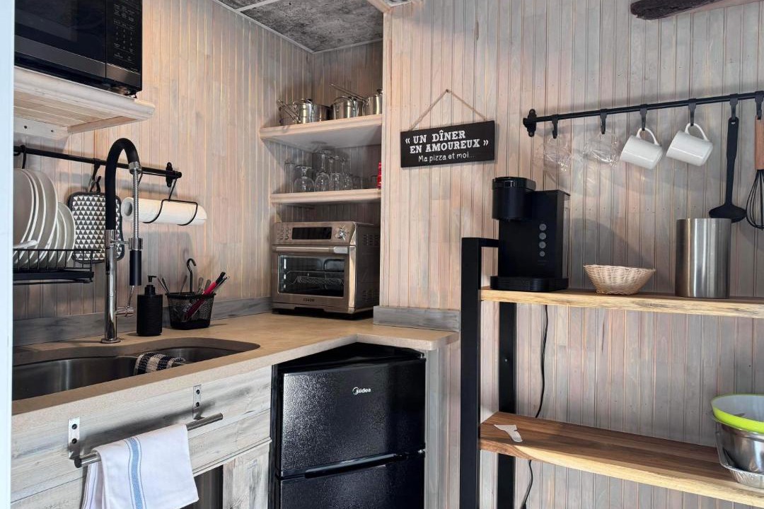 Photo of Kitchen in Saint-Pierre-de-Broughton