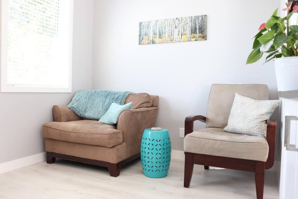 Photo of Livingroom in Saanich East