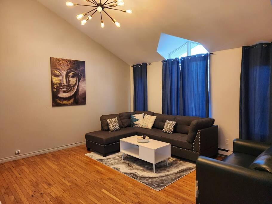 Photo of Livingroom in Saint-Hubert