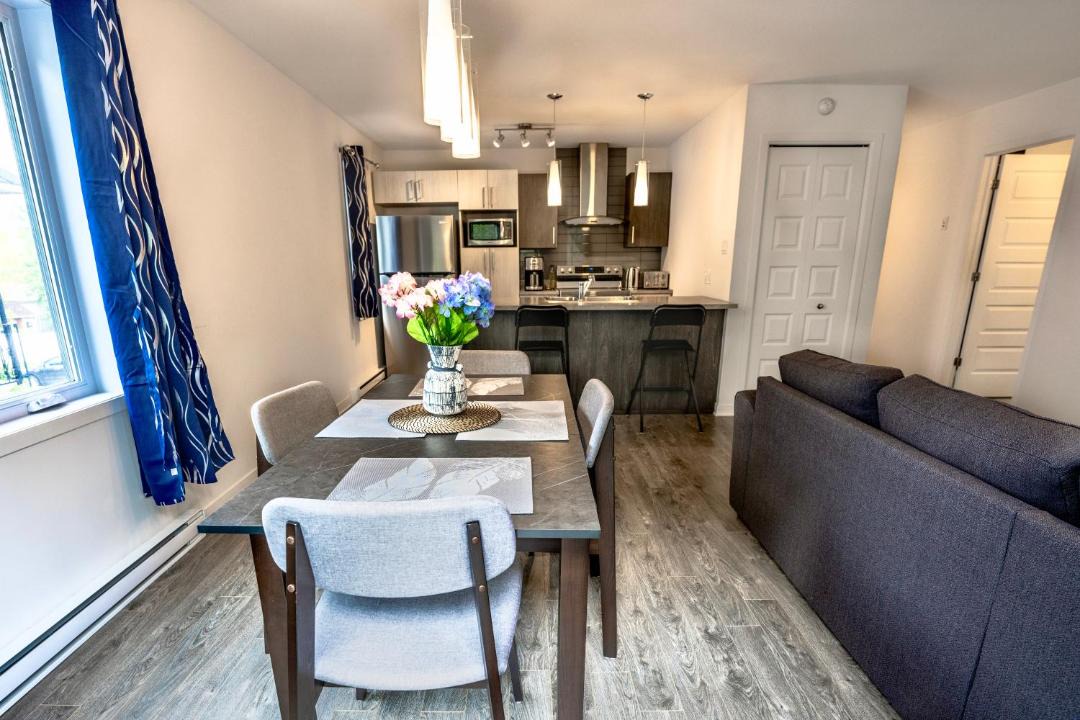 Photo of Livingroom in Laval-des-Rapides