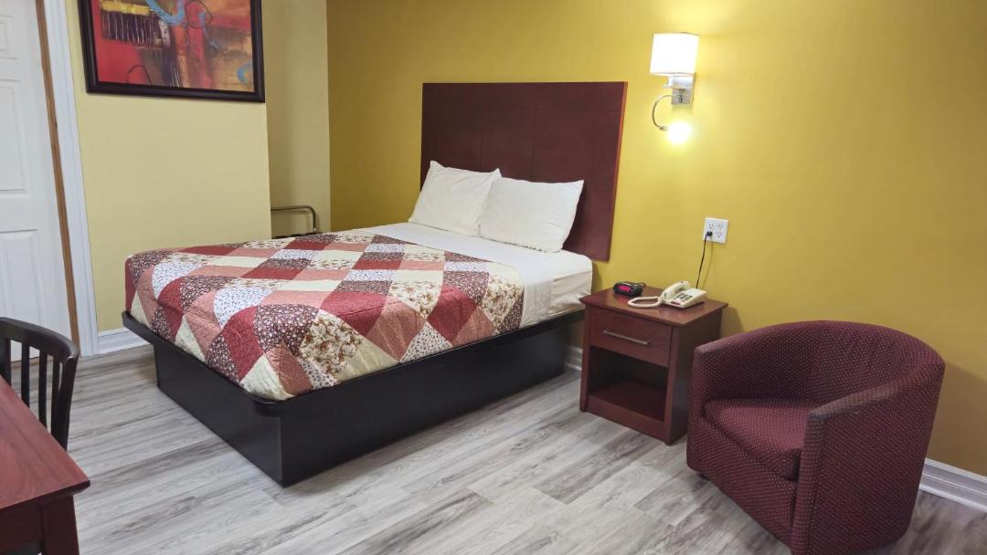 Photo of Bedroom in Laurentian Hills