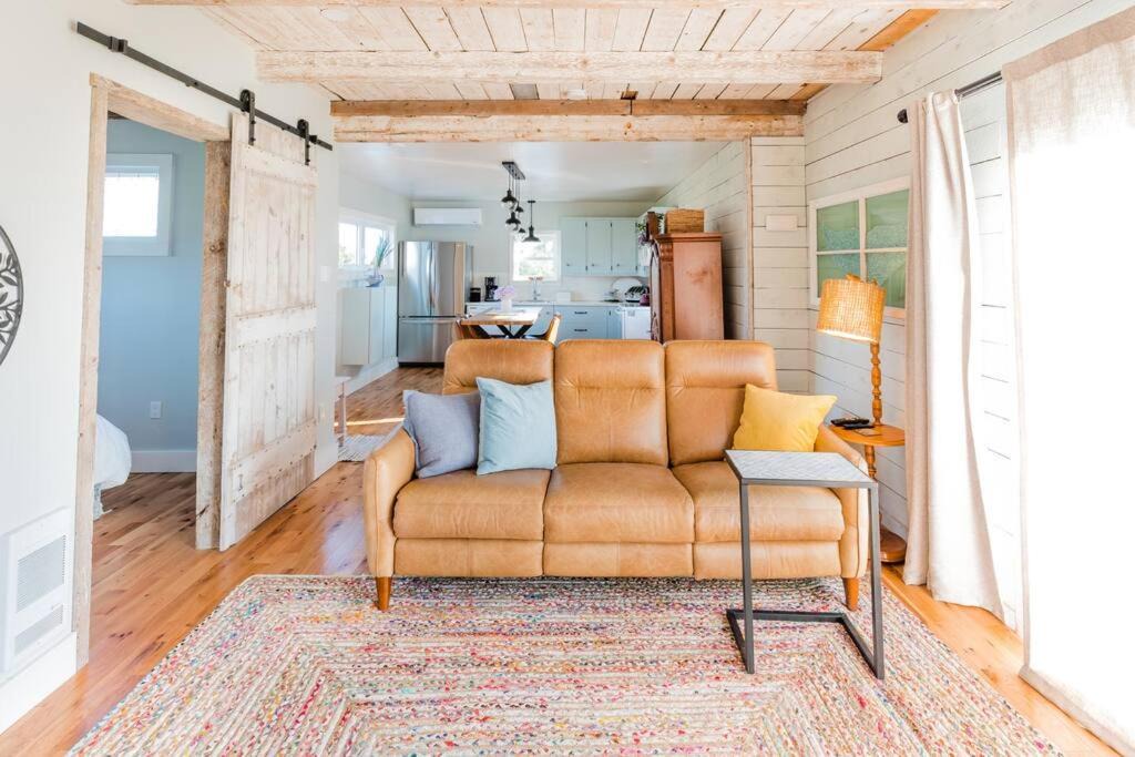 Photo of Livingroom in Indian Harbour