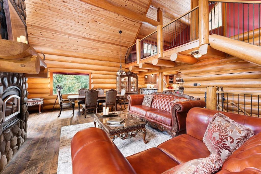 Photo of Livingroom in Sunshine Valley