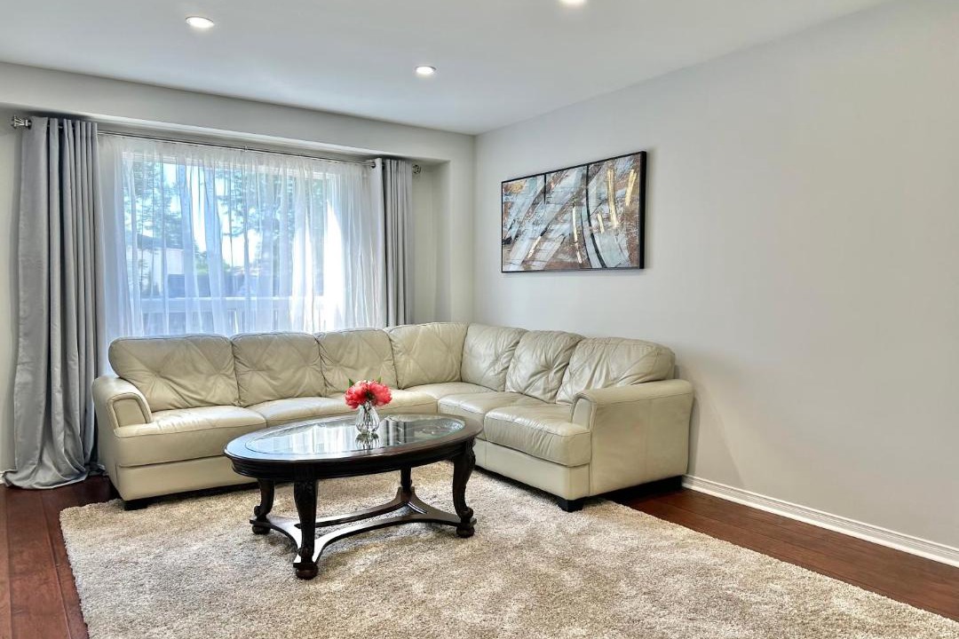 Photo of Livingroom in Alcona
