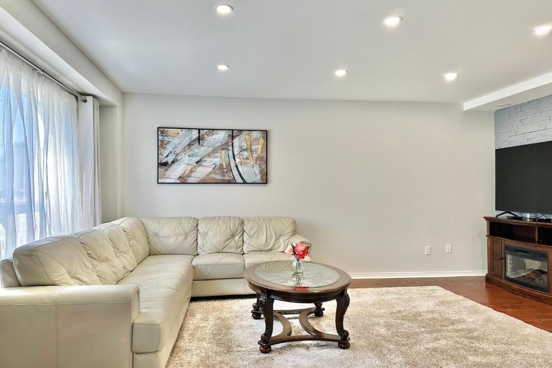 Photo of Livingroom in Alcona