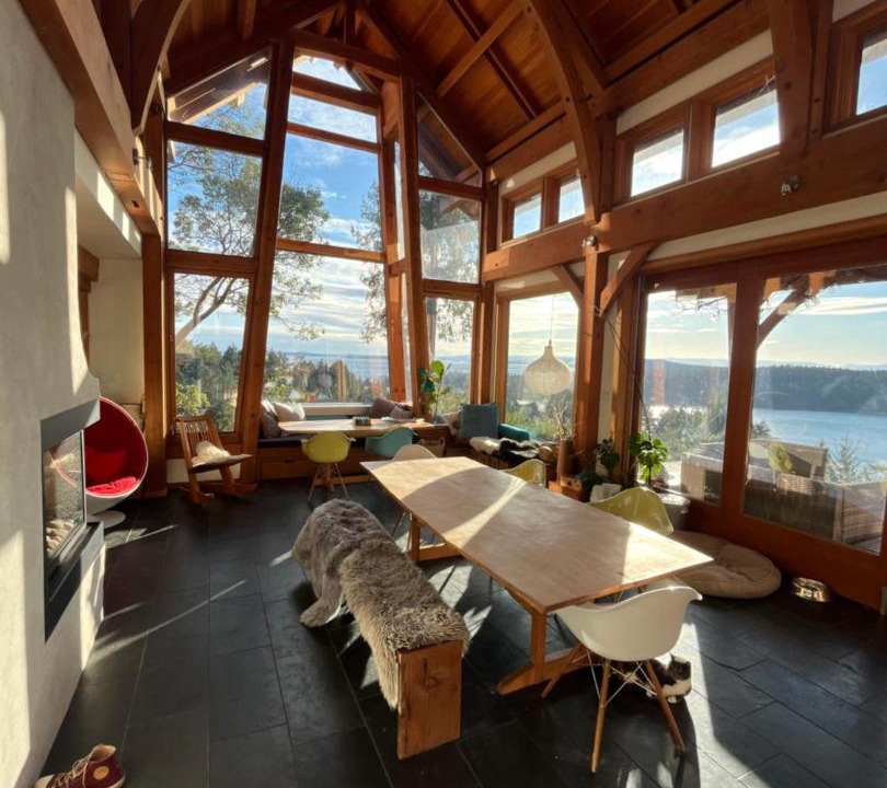 Photo of Livingroom in Pender Island