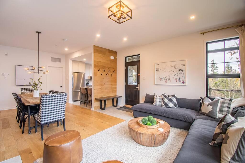 Photo of Livingroom in Tremblant-Les-Eaux