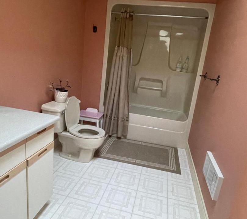 Photo of Bathroom in Stephenson Point