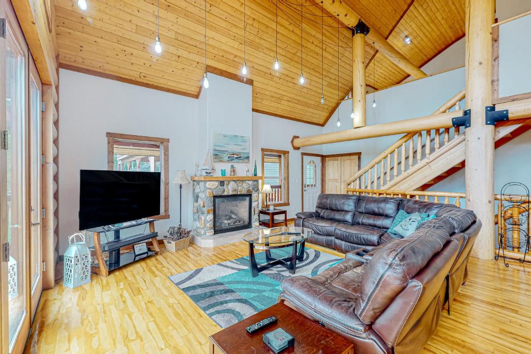 Photo of Livingroom in Christina Lake