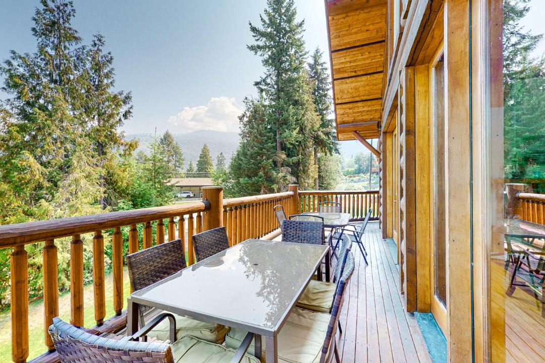 Photo of Patio Balcony in Christina Lake