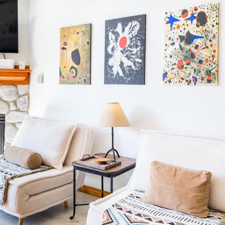 Photo of Livingroom in Upper Village