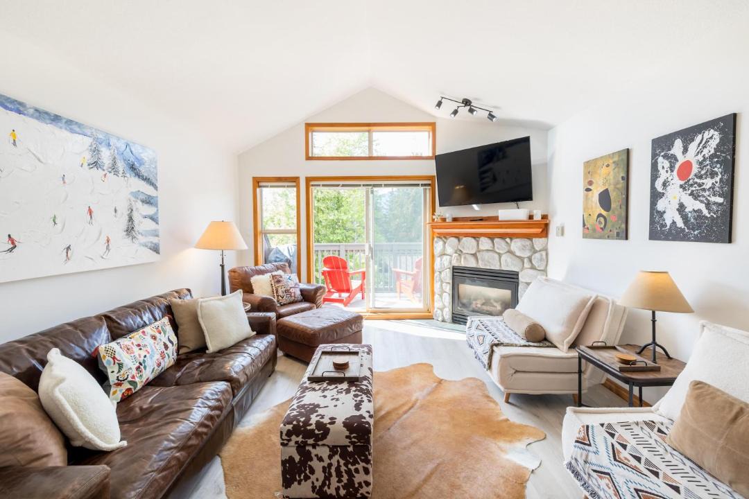 Photo of Livingroom in Upper Village