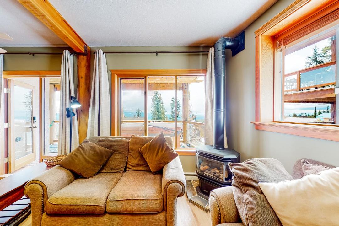 Photo of Livingroom in Snow Pine Estates