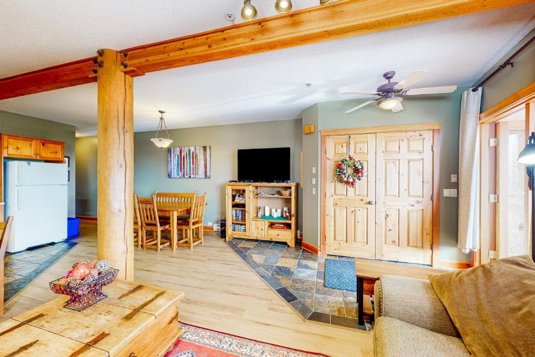 Photo of Livingroom in Snow Pine Estates