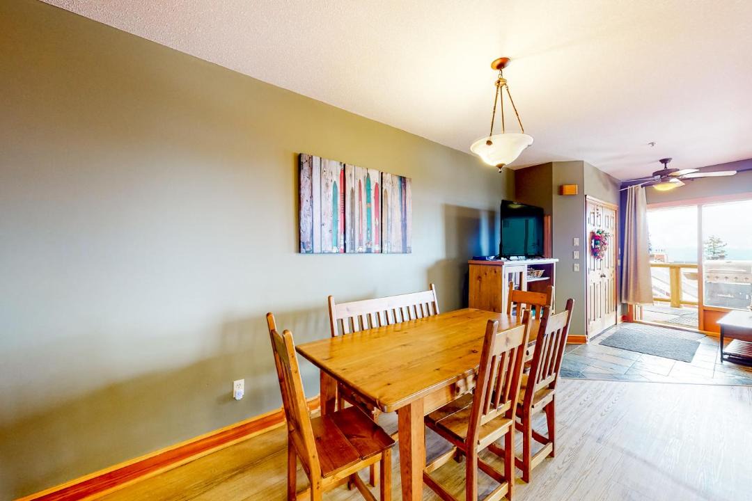 Photo of Livingroom in Snow Pine Estates