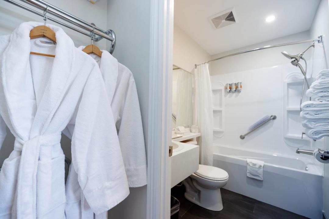 Photo of Bathroom in Perce
