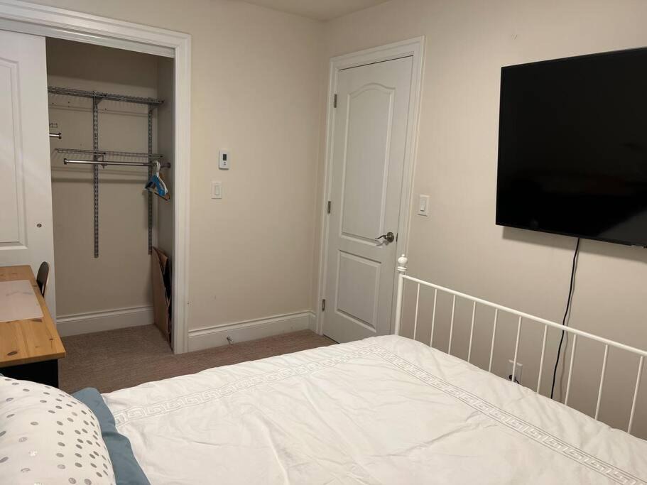 Photo of Bedroom in Arbutus Ridge