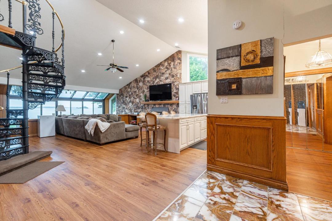 Photo of Livingroom in Fenelon Falls