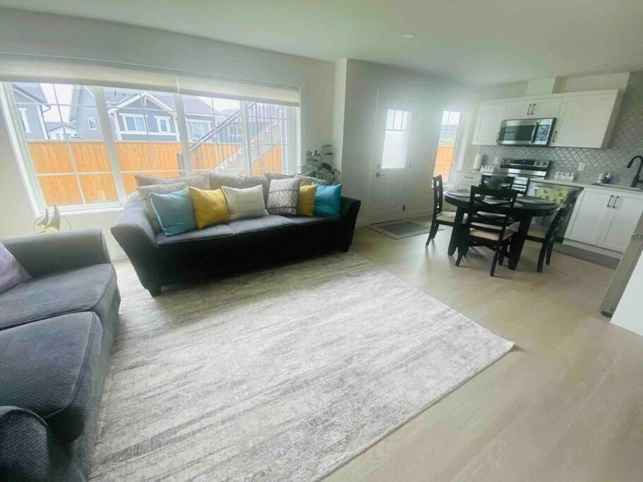 Photo of Livingroom in Colwood