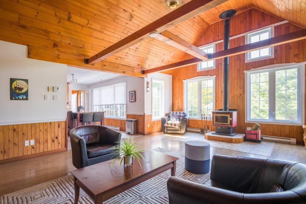 Photo of Livingroom in St-Adolphe-d'Howard