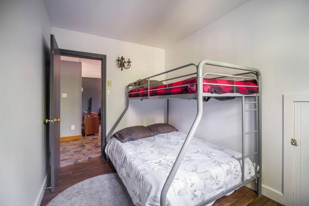 Photo of Bedroom in St-Adolphe-d'Howard