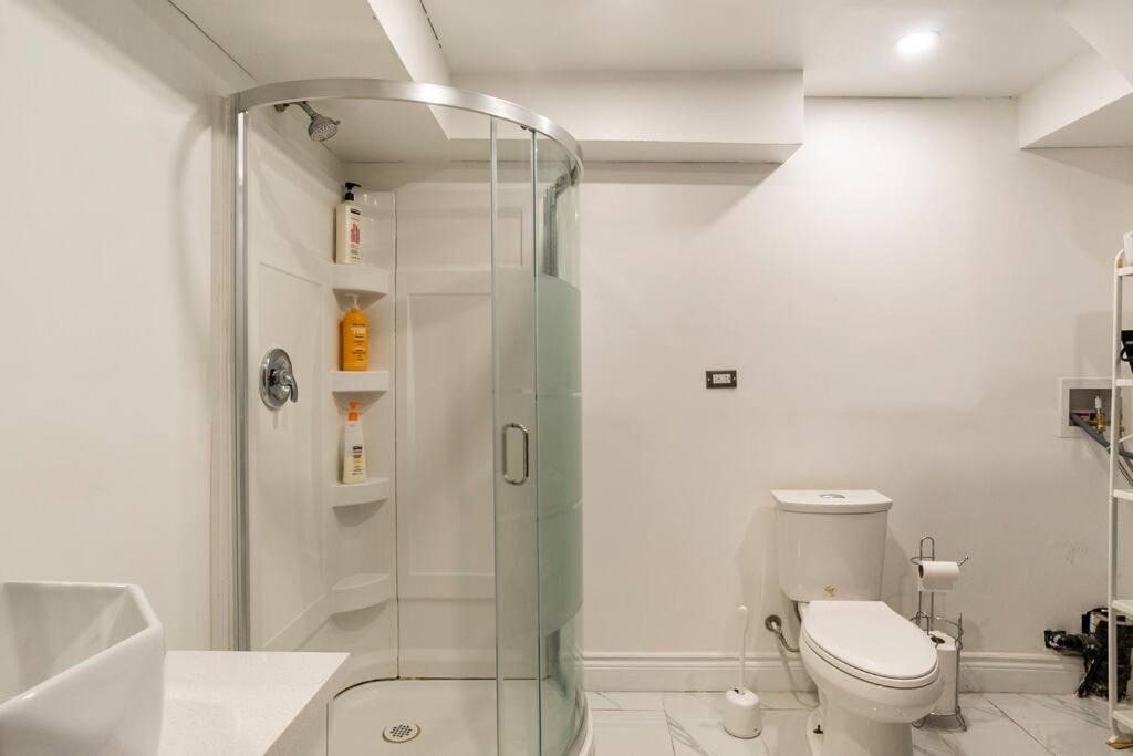 Photo of Bathroom in Eringate