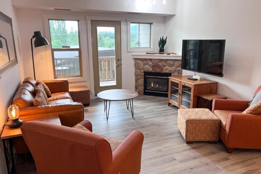Photo of Livingroom in East Kootenay