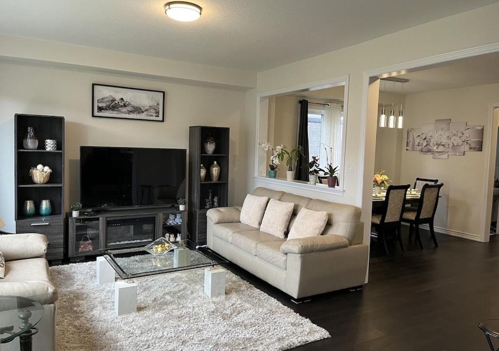 Photo of Livingroom in Thorold